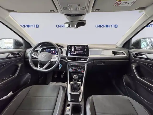 Volkswagen T-Roc view 12