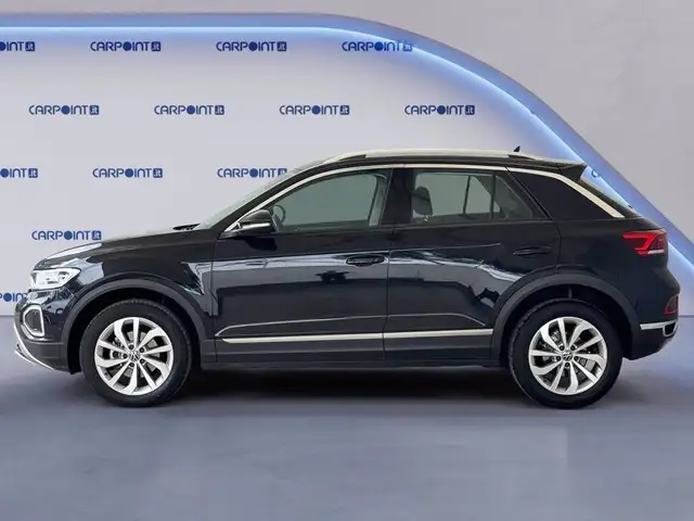 Volkswagen T-Roc view 5