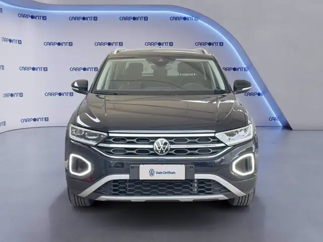 Volkswagen T-Roc view 4