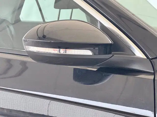 Volkswagen T-Roc view 17