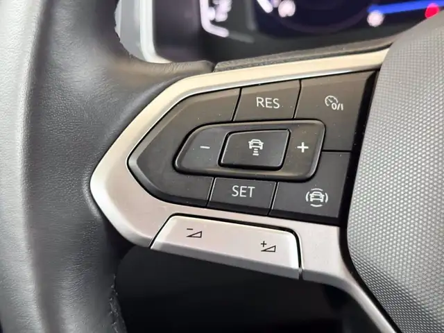 Volkswagen T-Roc view 22