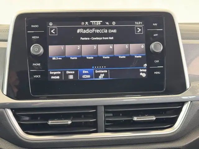 Volkswagen T-Roc view 25