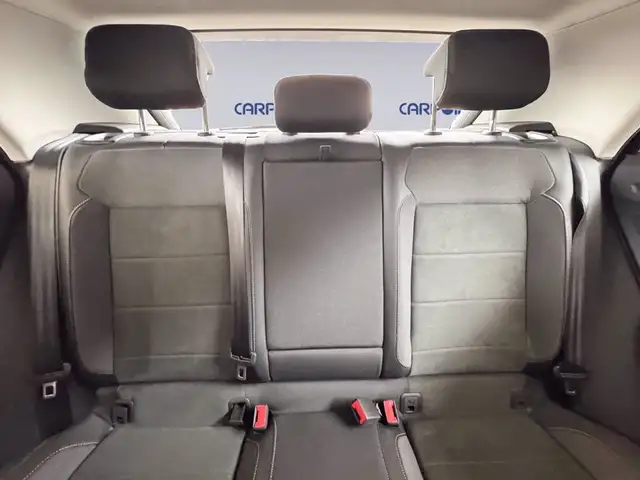 Volkswagen T-Roc view 11