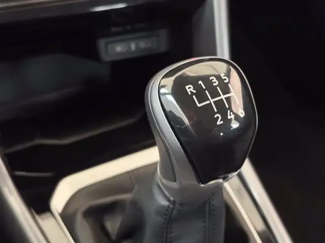 Volkswagen T-Roc view 27