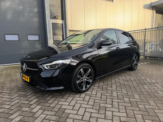 Mercedes-Benz B 200 Progressive, LED, Memory, Trekhaak, Privacyglass,