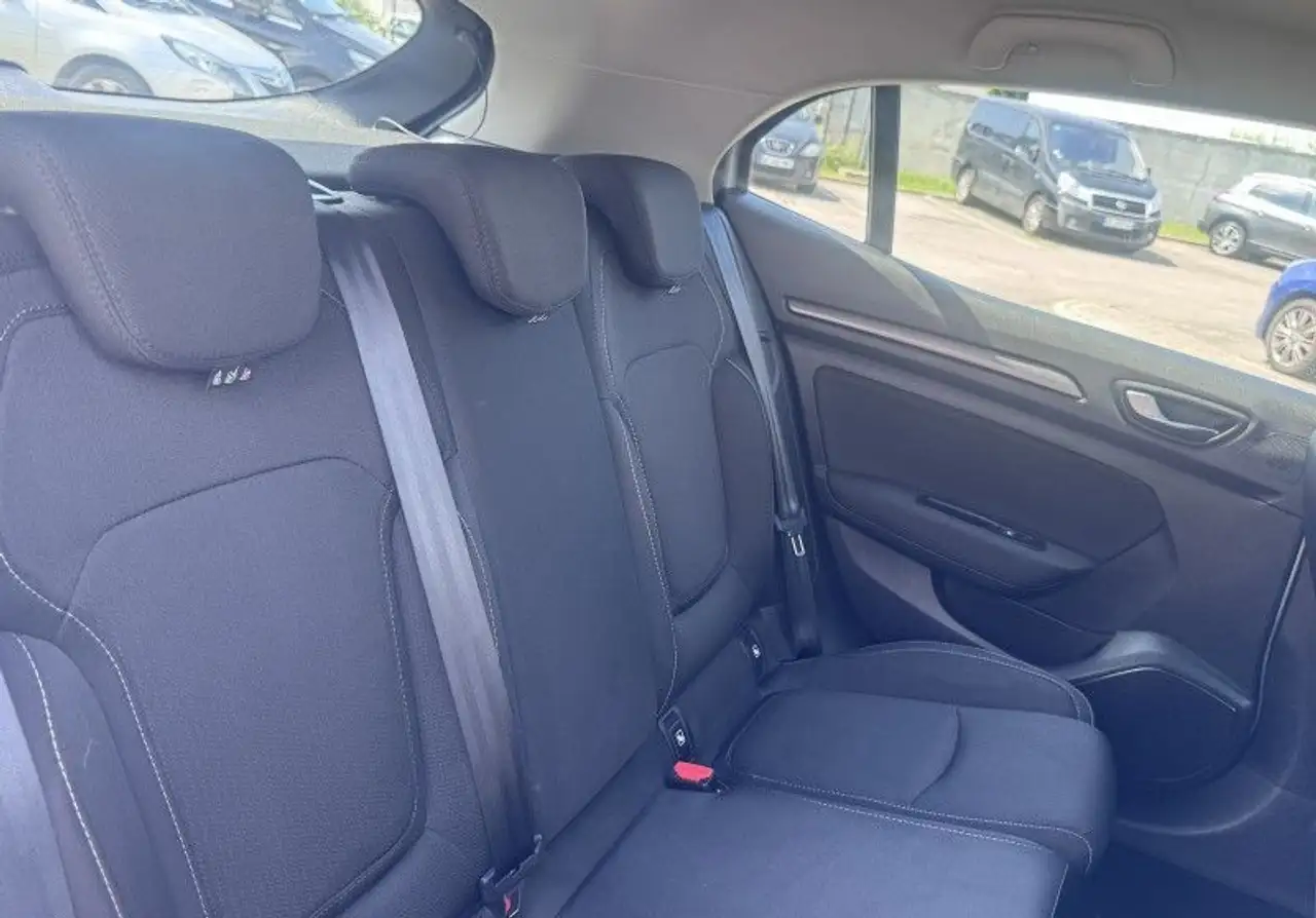 Renault Megane Berline — photo 30