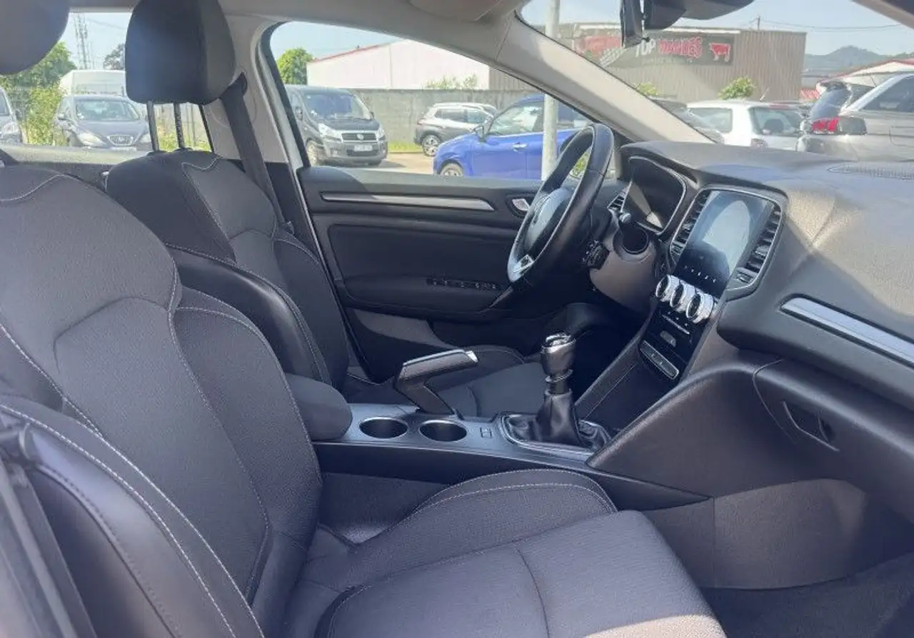 Renault Megane Berline — photo 18