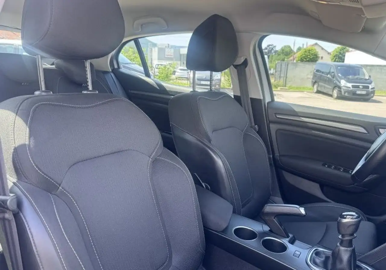Renault Megane Berline — photo 19