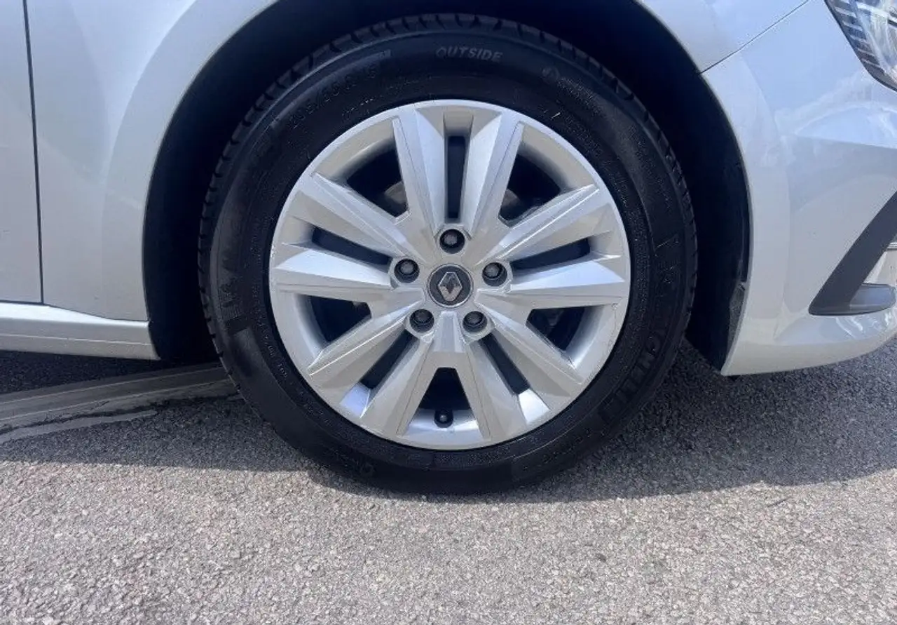 Renault Megane Berline — photo 4