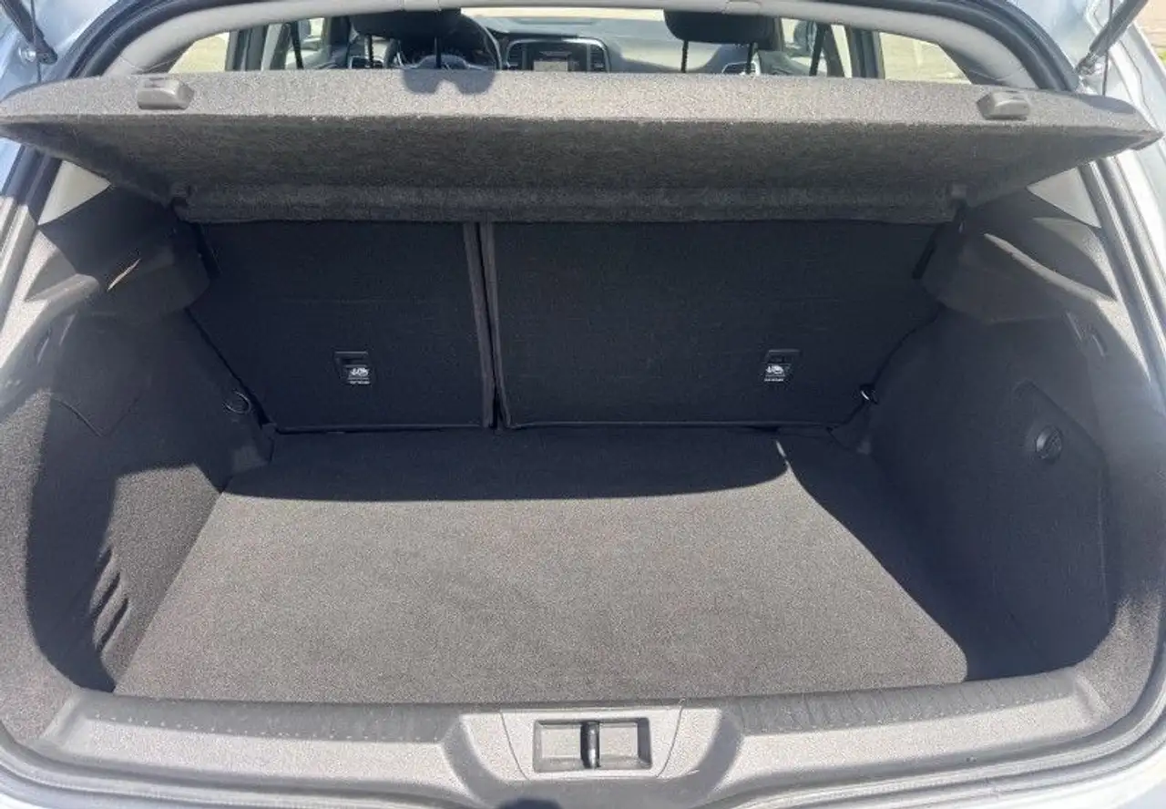 Renault Megane Berline — photo 31