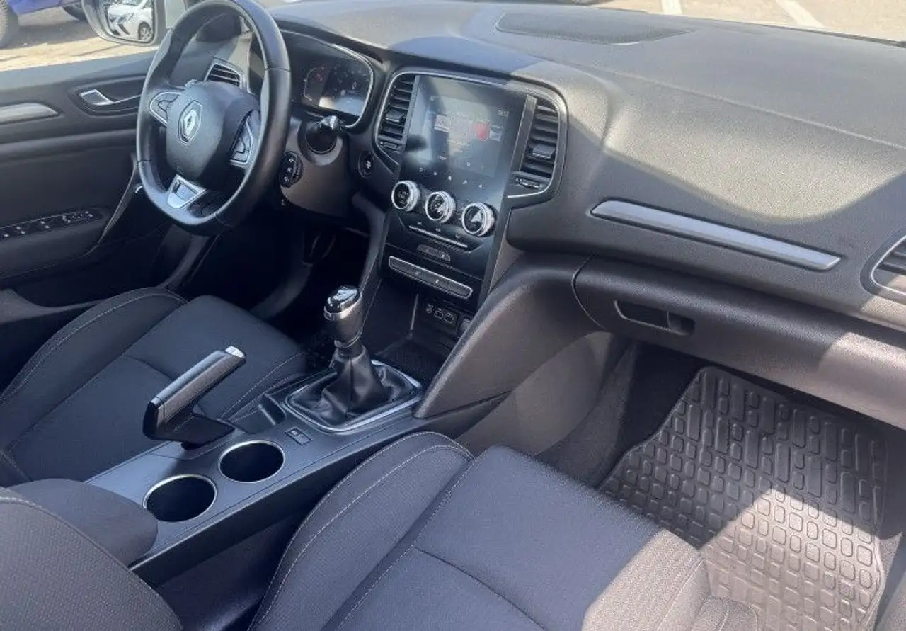 Renault Megane Berline — photo 17