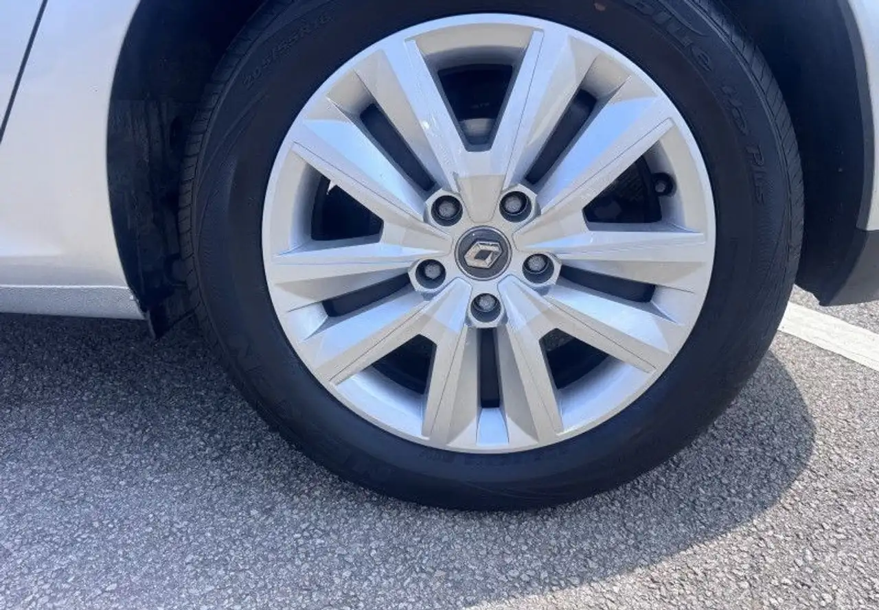 Renault Megane Berline — photo 10