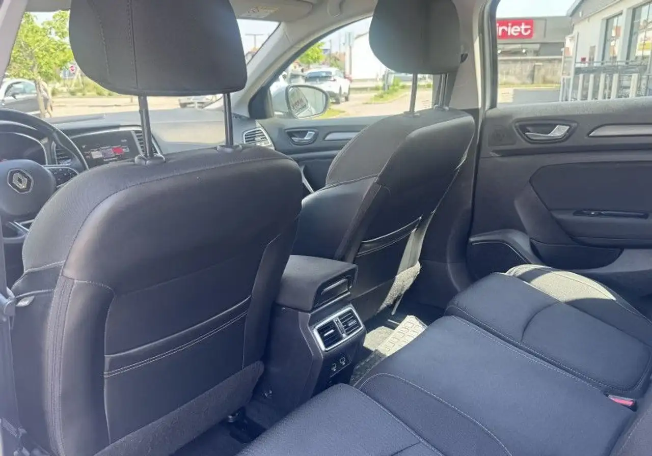 Renault Megane Berline — photo 24
