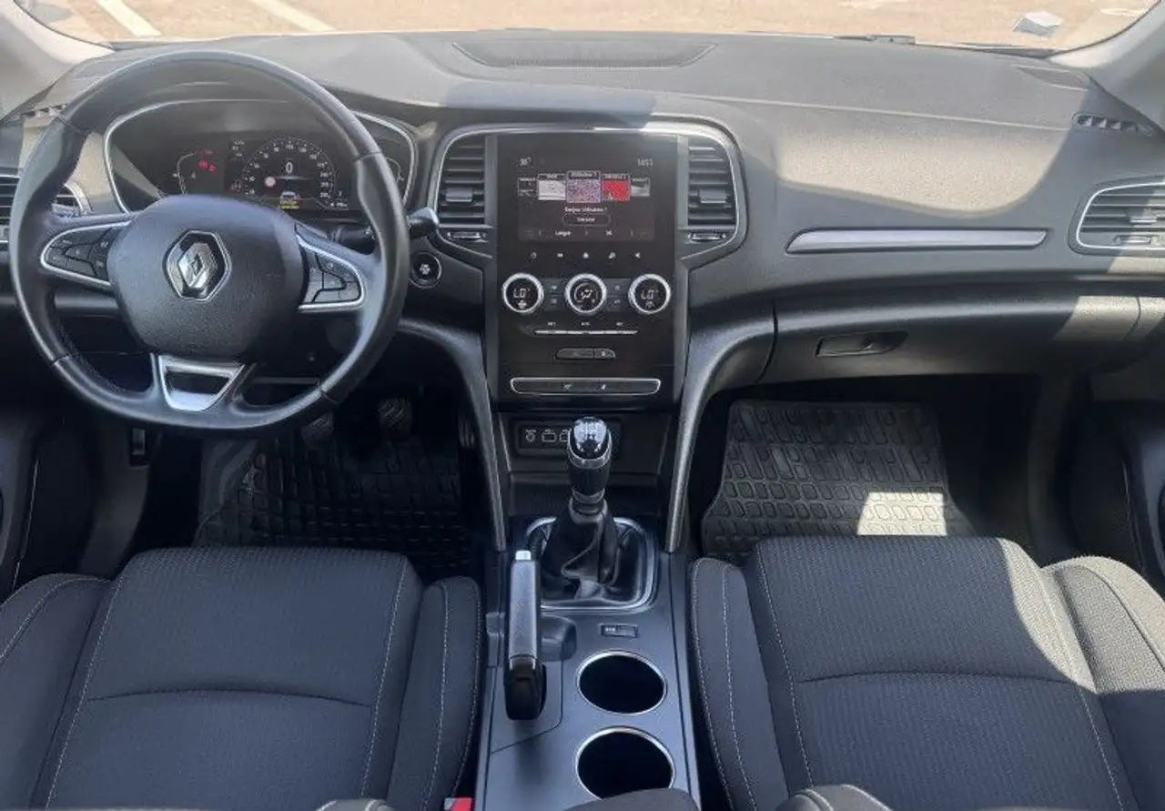 Renault Megane Berline — photo 20