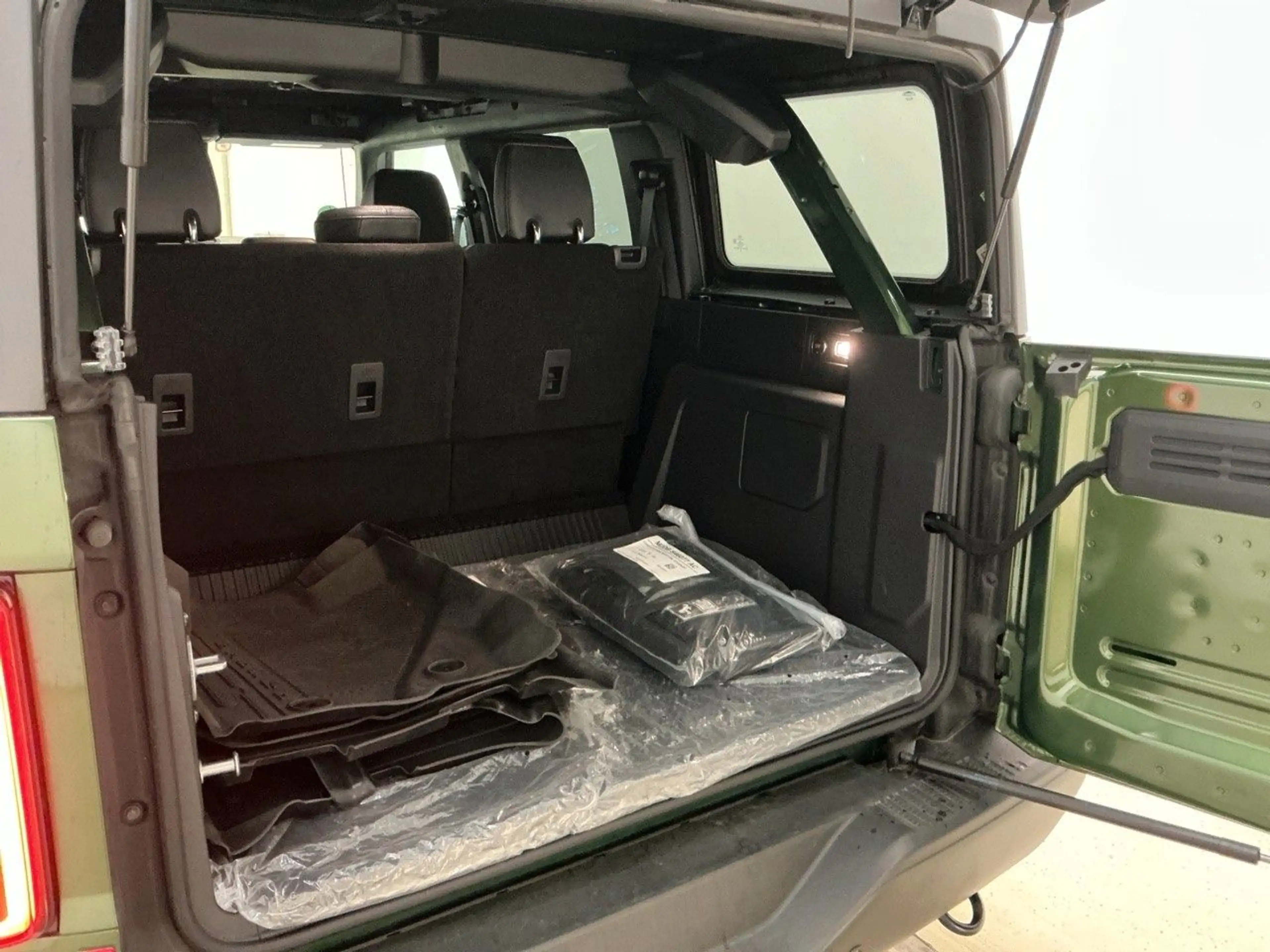 Ford Bronco Badlands e-4WD iACC+BLIS+B&O+LED+SYNC4 — photo 6