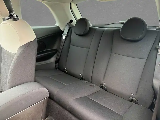 Fiat 500E view 8