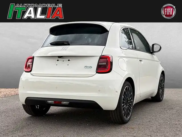 Fiat 500E view 2