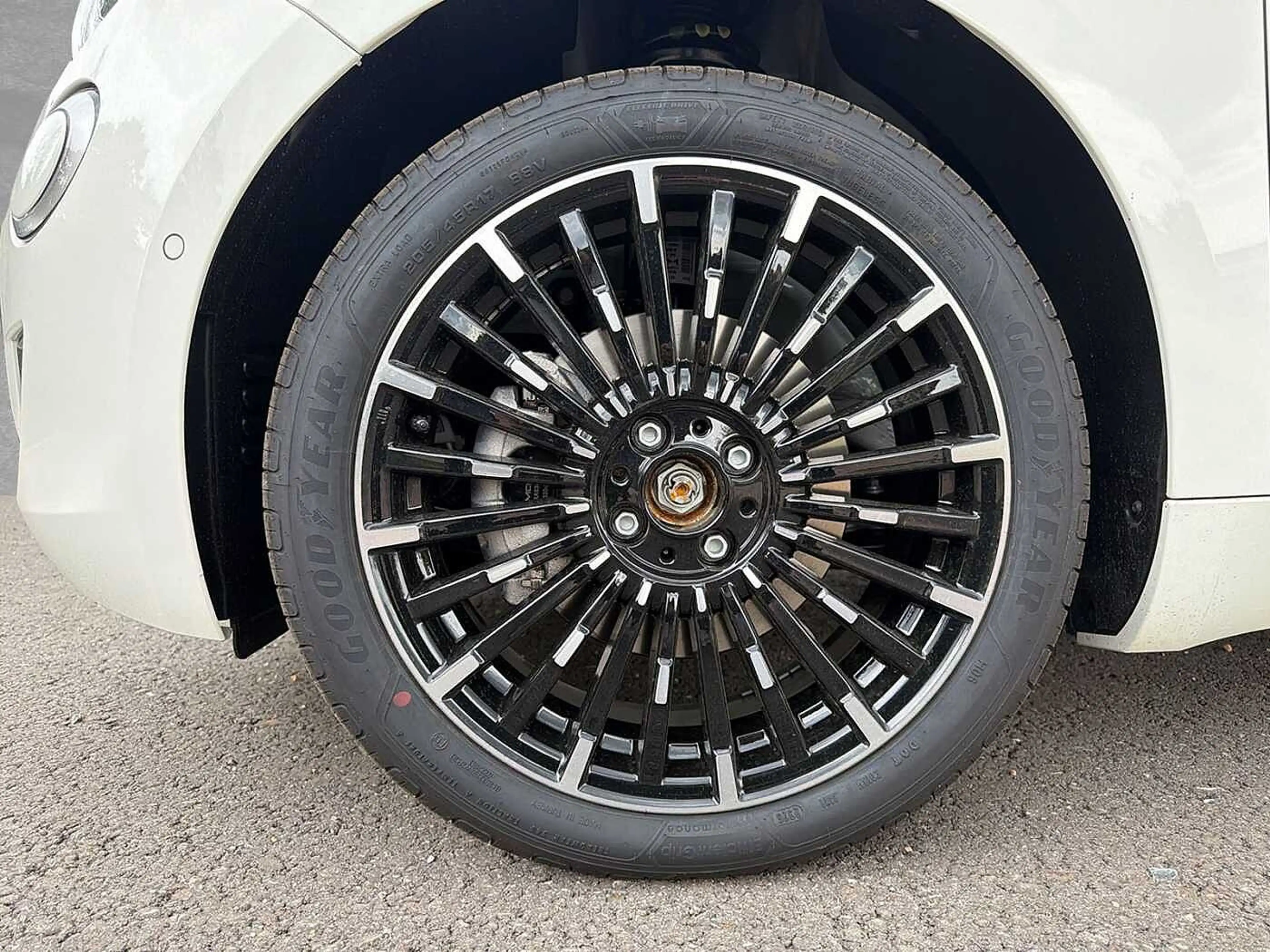 Fiat 500e Icon 42kWh *Komfort+Style Paket* — photo 9