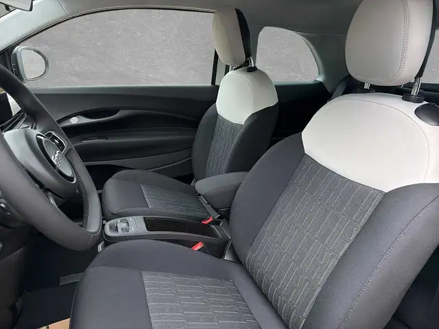 Fiat 500E view 6