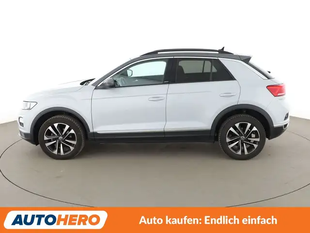 Volkswagen T-Roc view 3