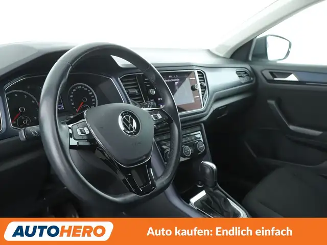Volkswagen T-Roc view 11