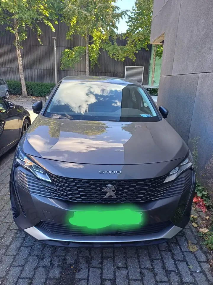 Peugeot 5008 1.5 BlueHDi Active Pack — photo 1 of 14