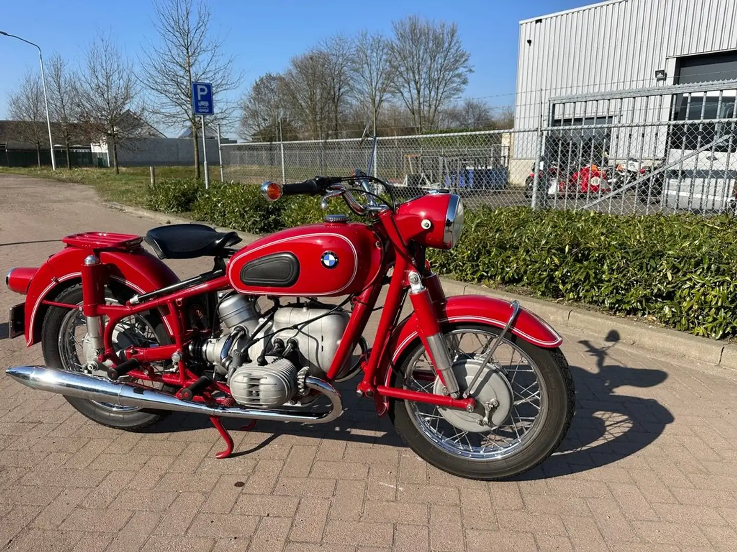 BMW R 60 /2 Rood - 1