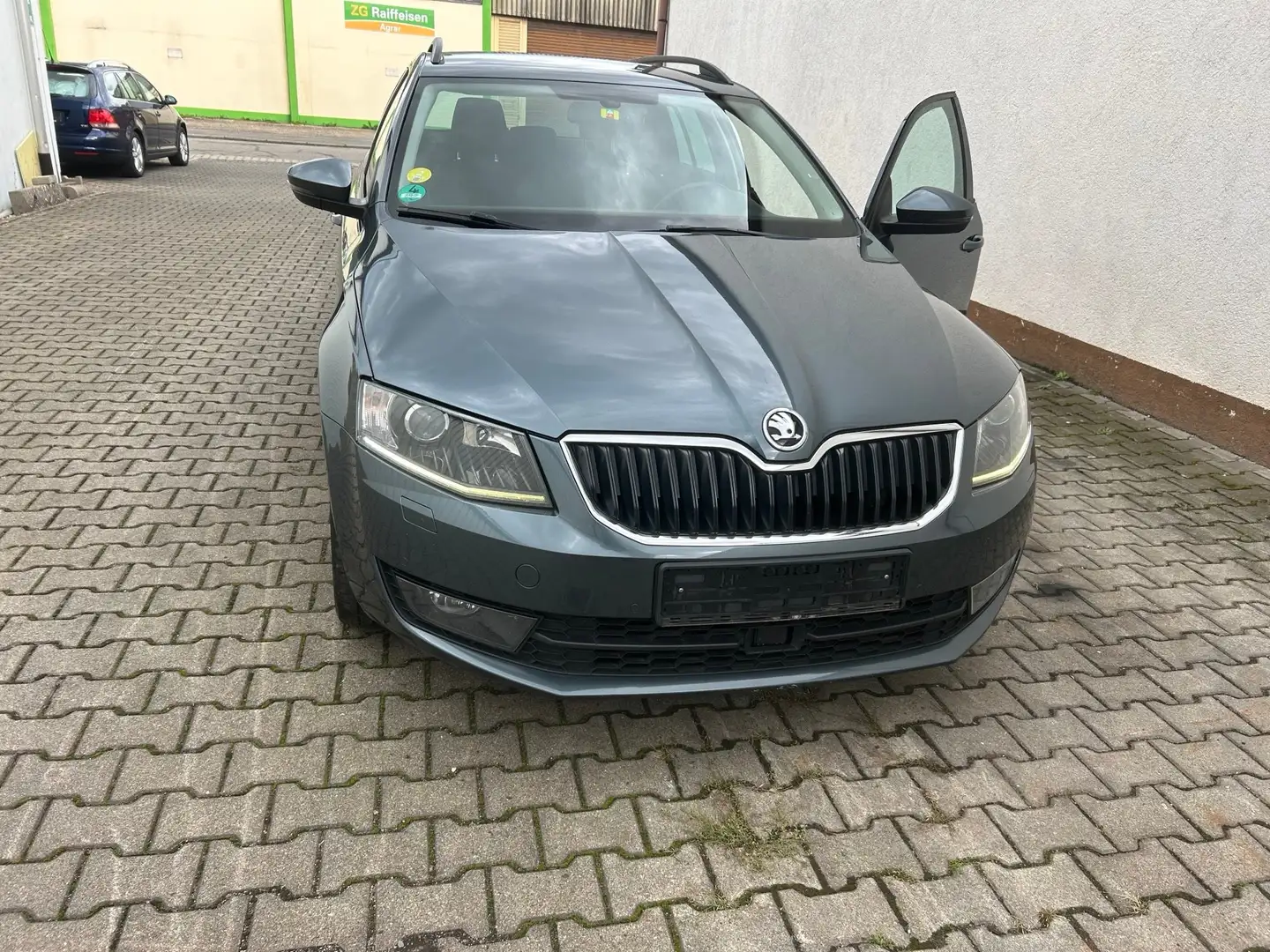 Skoda Octavia Joy Automaik  aus 1Hand Grau - 1