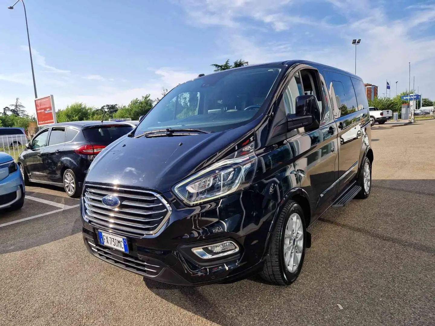 Ford Tourneo Custom 320 2.0 TDCi 130CV MHEV PC Titanium Nero - 1