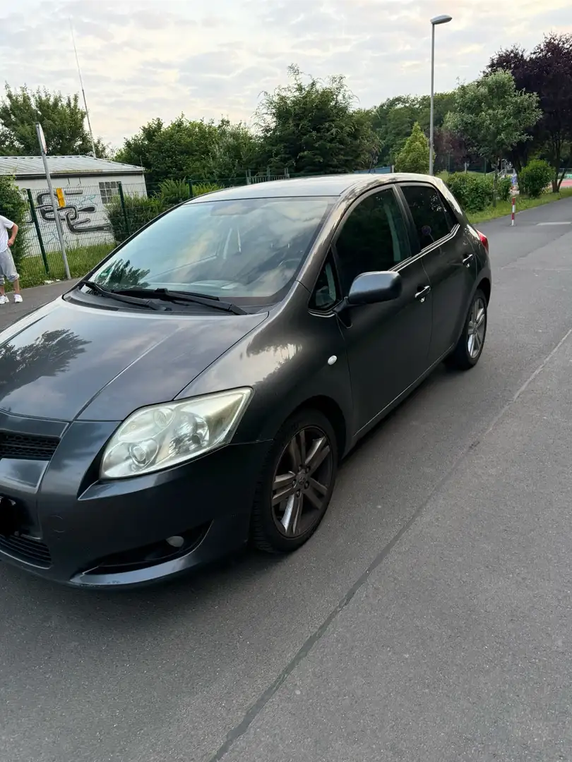 Toyota Auris 2.0 D-4D - 2