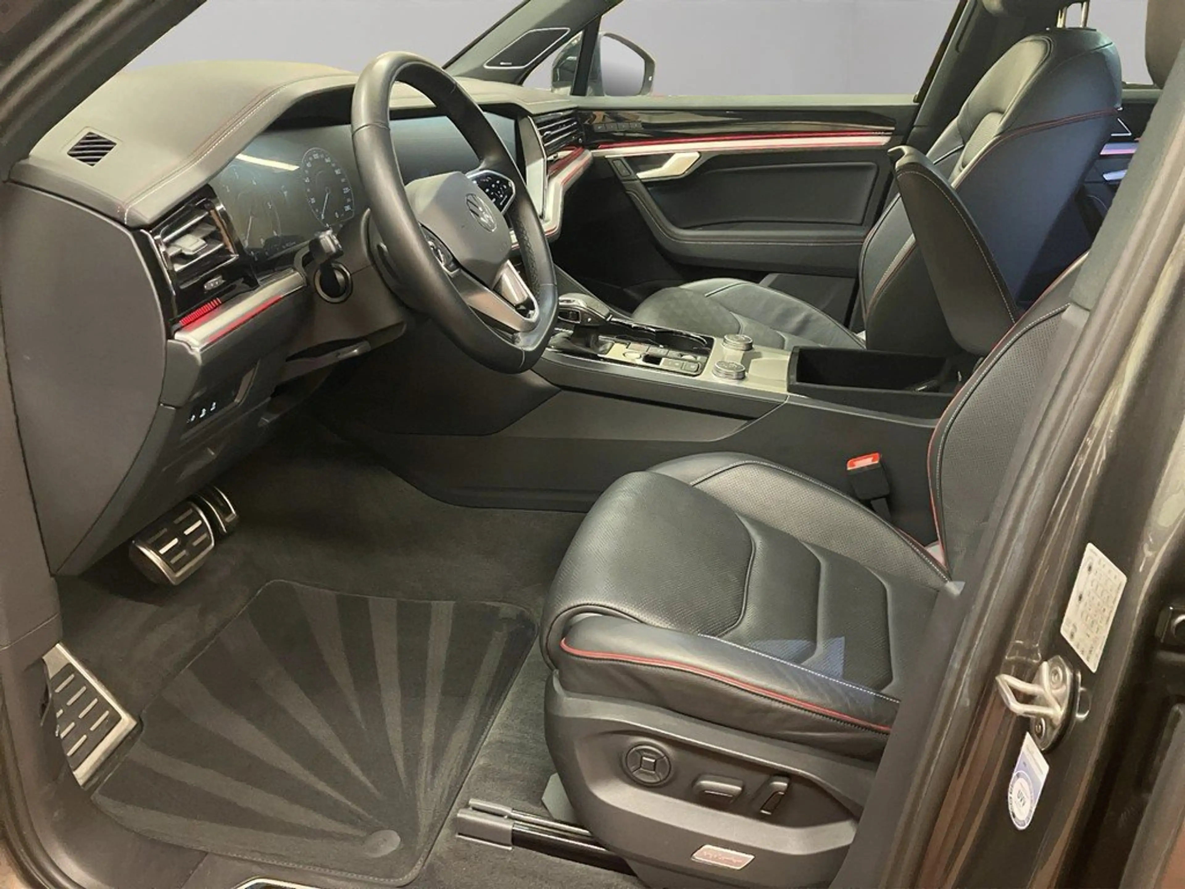 Volkswagen Touareg 3.0 V6 TDI 4M Tiptronic Edition 20 AHK — photo 9