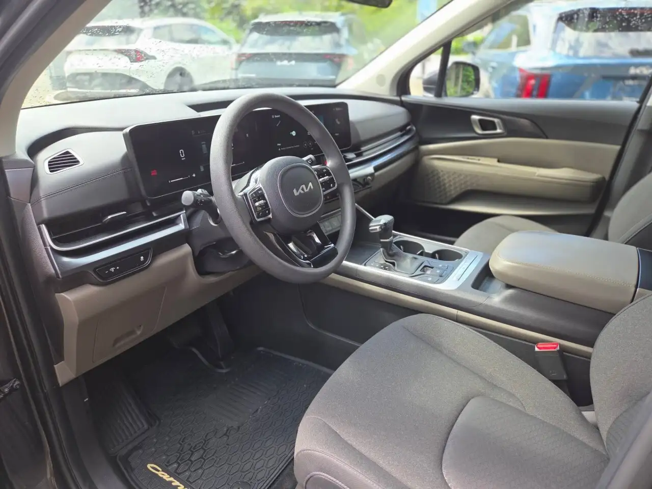 Kia Carnival снимка Kia Carnival