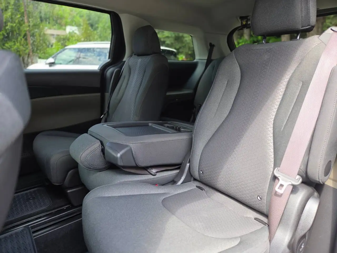 Kia Carnival снимка Kia Carnival