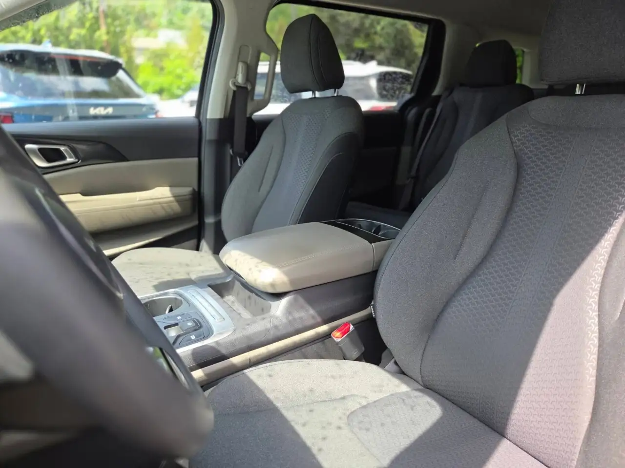 Kia Carnival снимка Kia Carnival