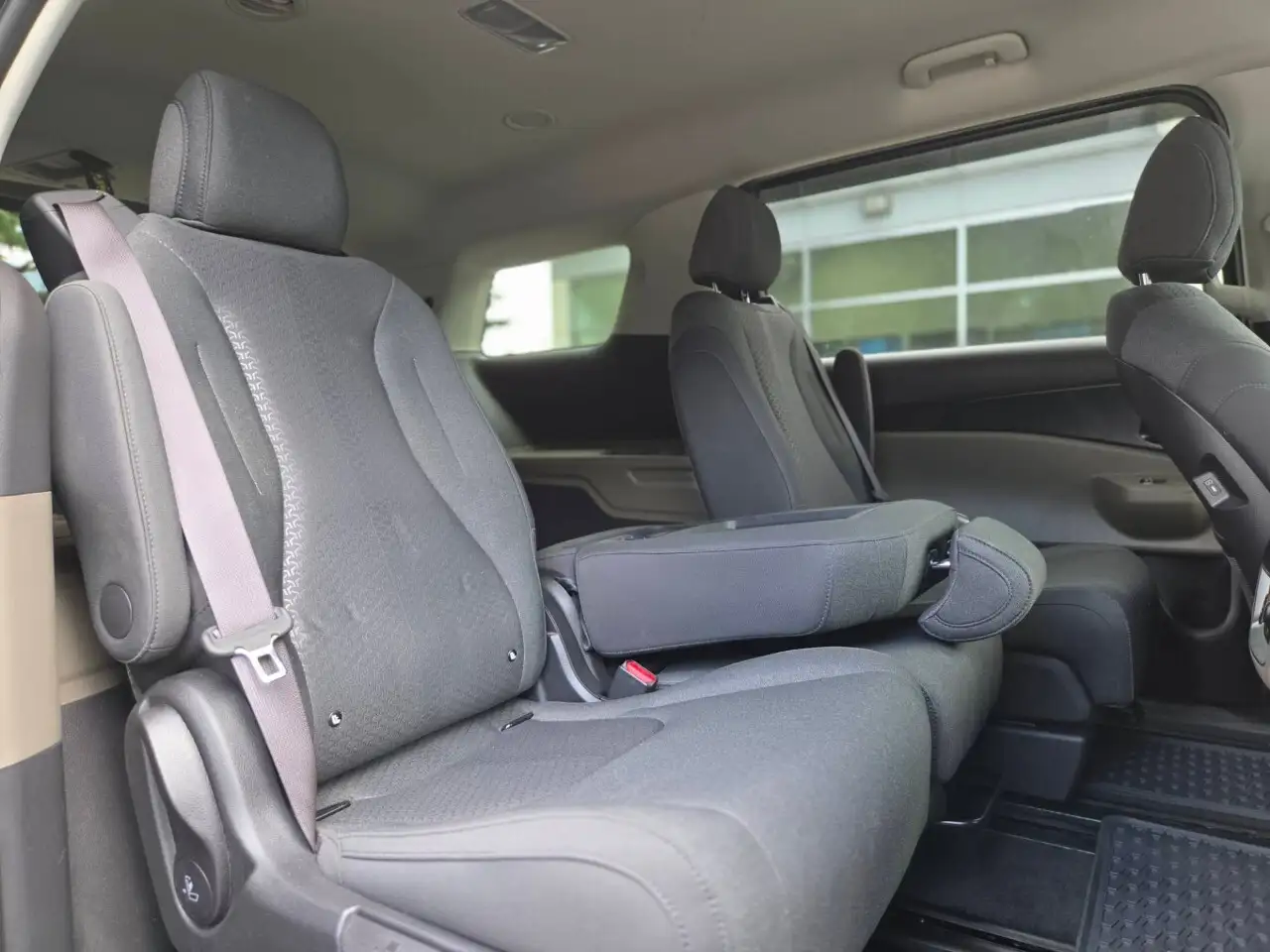 Kia Carnival снимка Kia Carnival