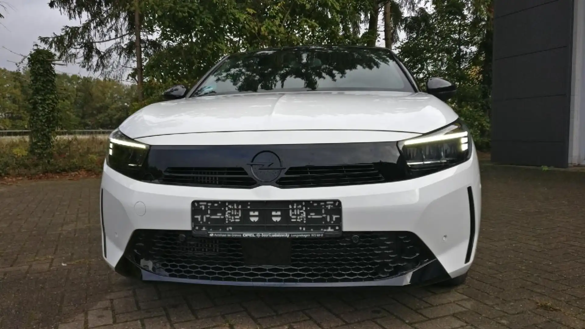 Opel Corsa F GS Klimaaut.Navi.Shz.R-Kam.Allwetter Weiß - 1