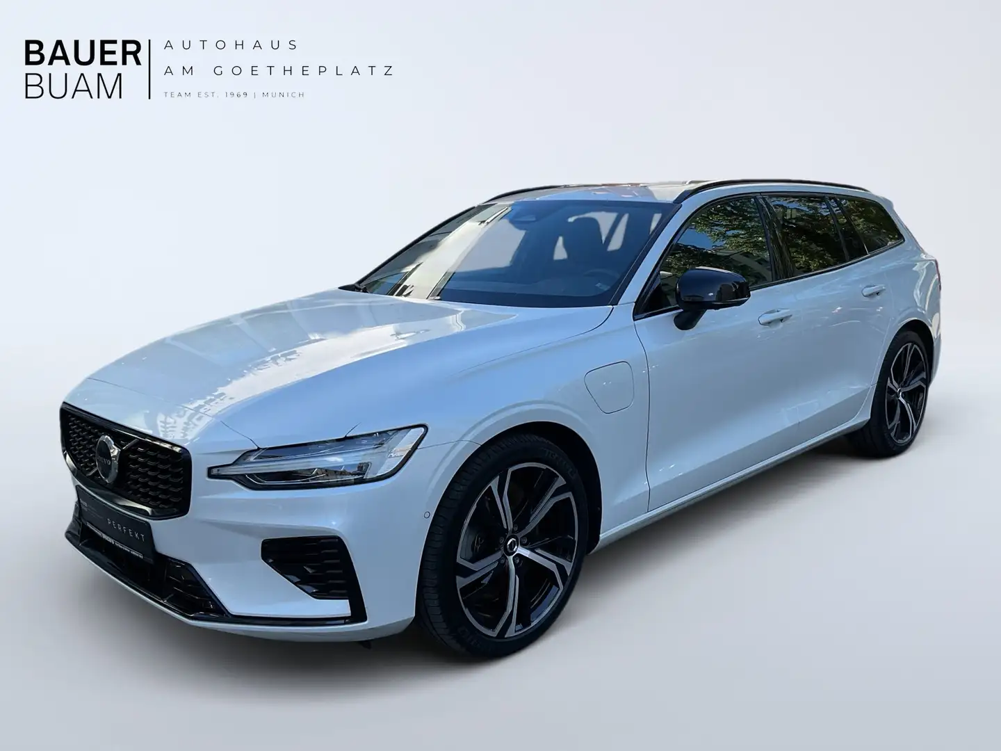 Volvo V60 Plus Dark Recharge Plug-In Hybrid AWD Blanc - 1