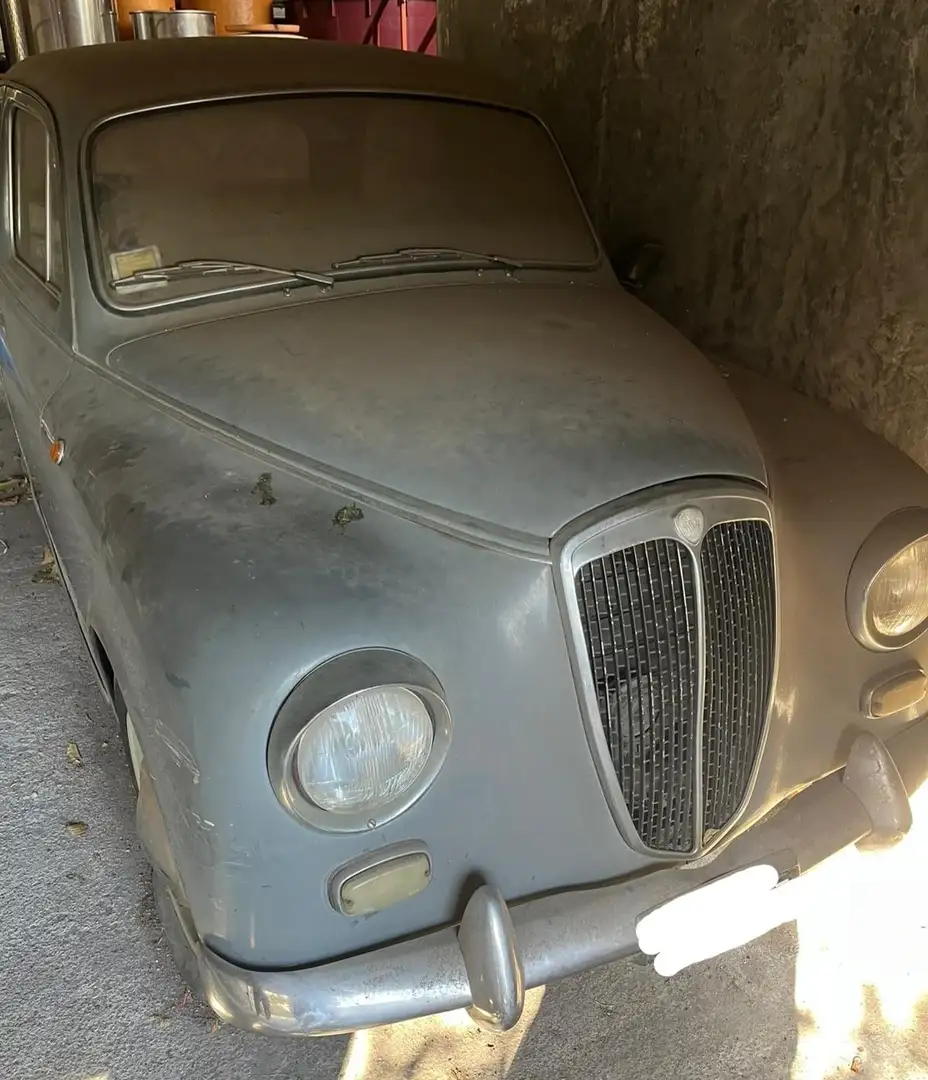 Lancia Appia berlina seconda serie Grau - 2
