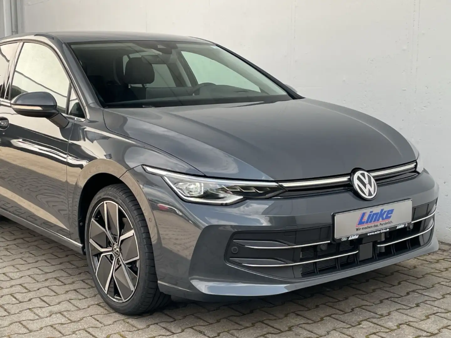 Volkswagen Golf VIII Style 1.5 TSI eHybrid HUD/AHK/Navi/CAM Grau - 2
