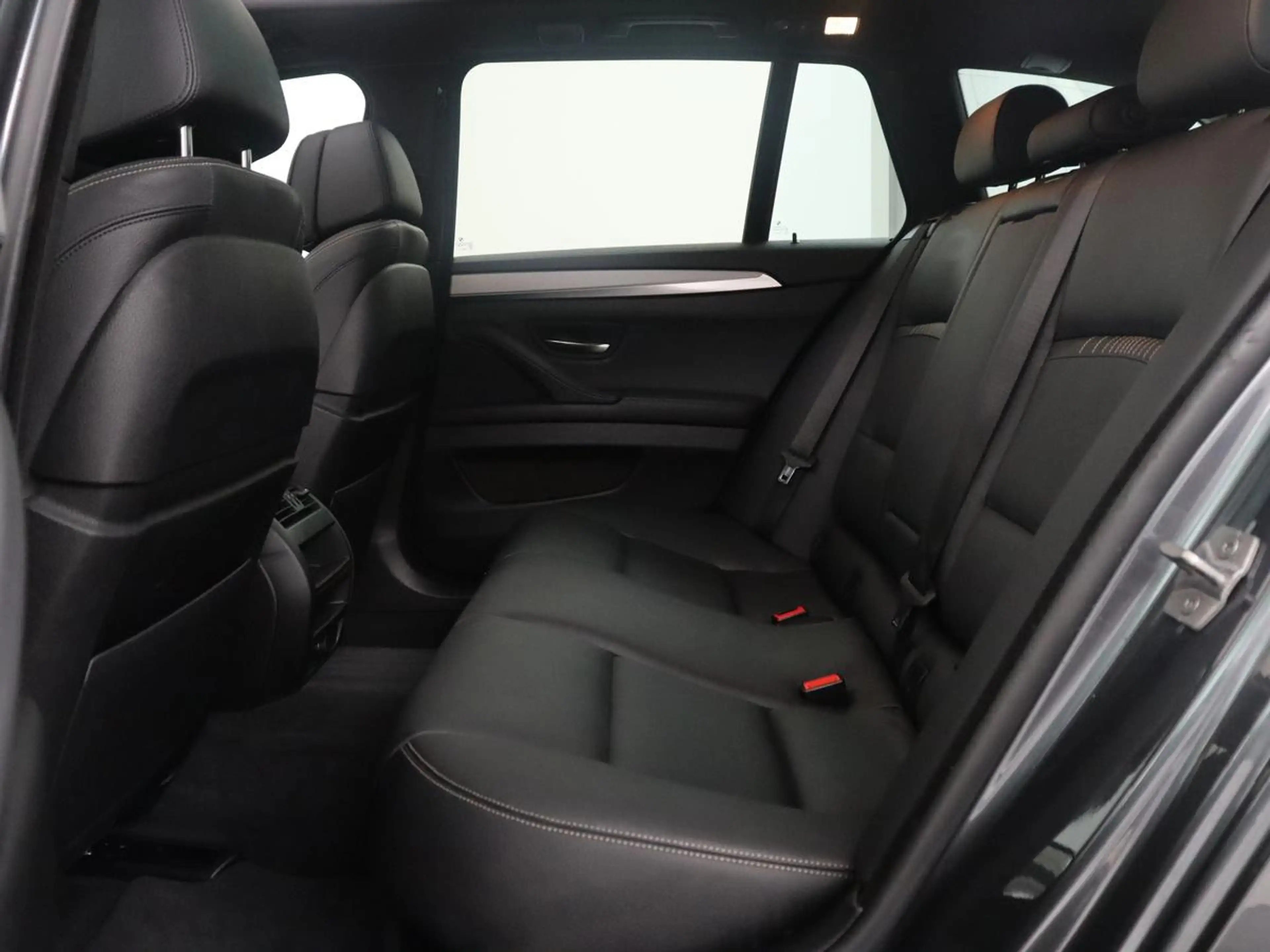 BMW 535 5-serie Touring 535xi High Executive | Panoramadak — photo 9
