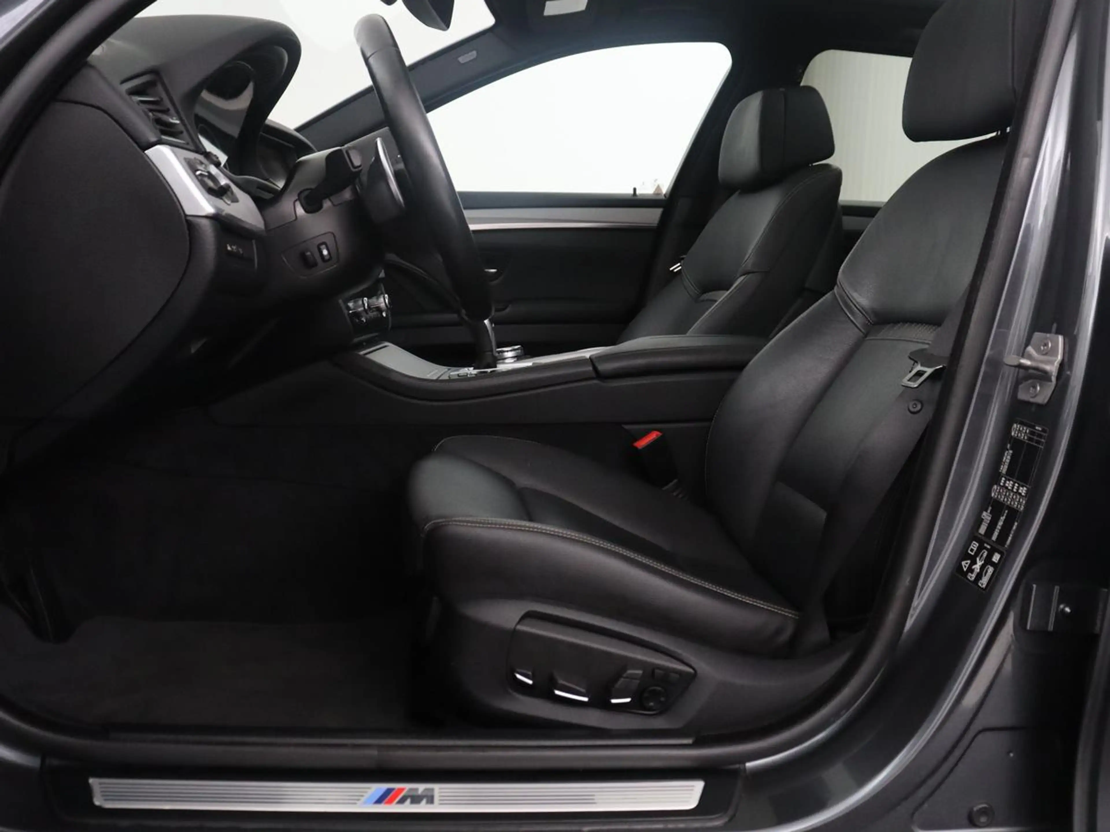 BMW 535 5-serie Touring 535xi High Executive | Panoramadak — photo 4