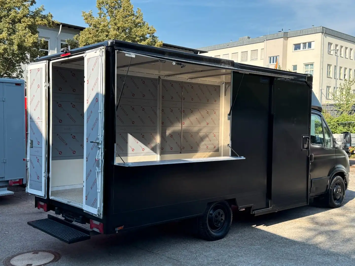 Iveco Sonstige HAN Foodtruck & Imbisswagen Verkaufswagen Schwarz - 1