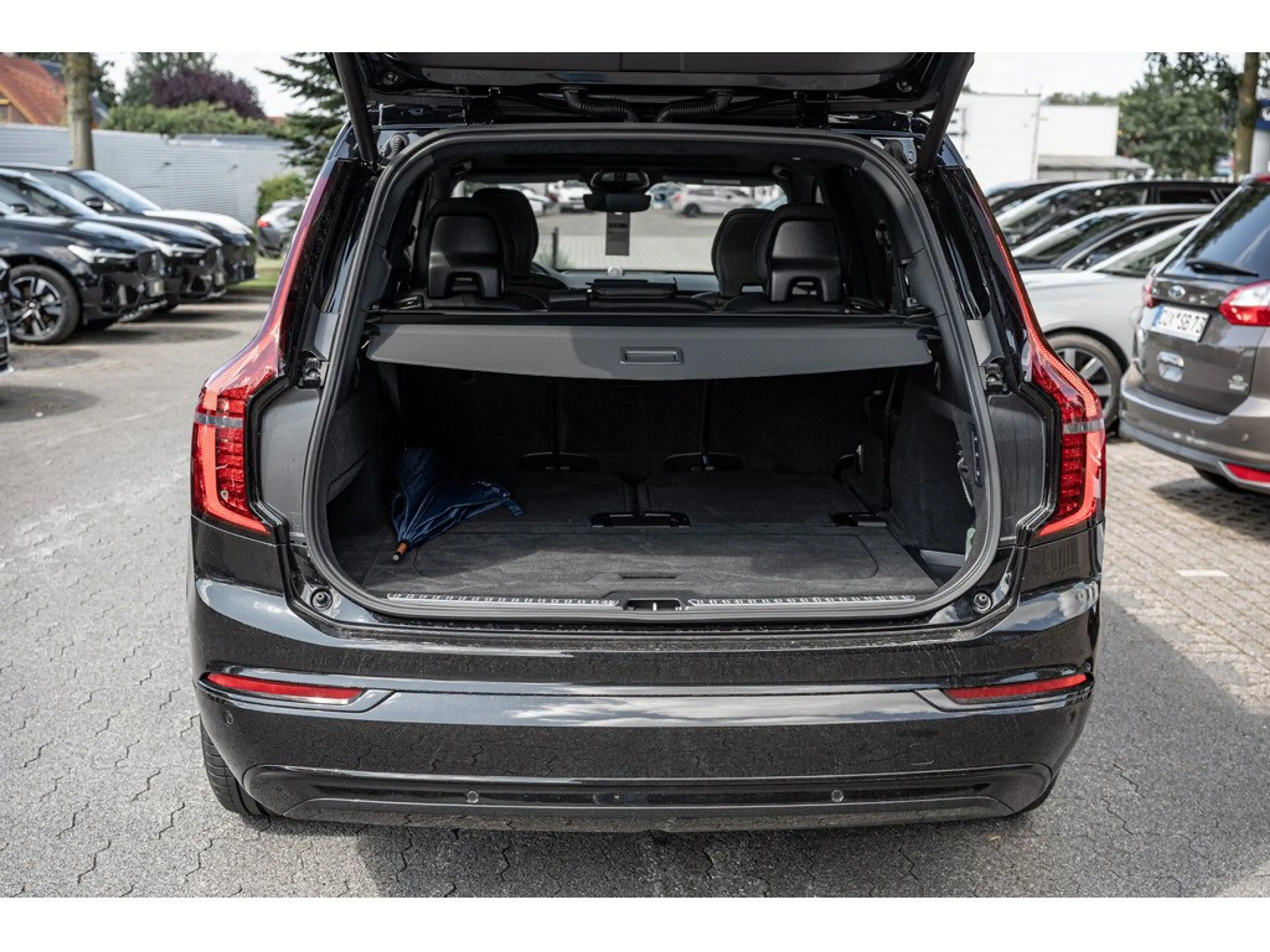 Volvo XC90 T8 Ultra Black Edition Recharge AWD B&W AHK — photo 10