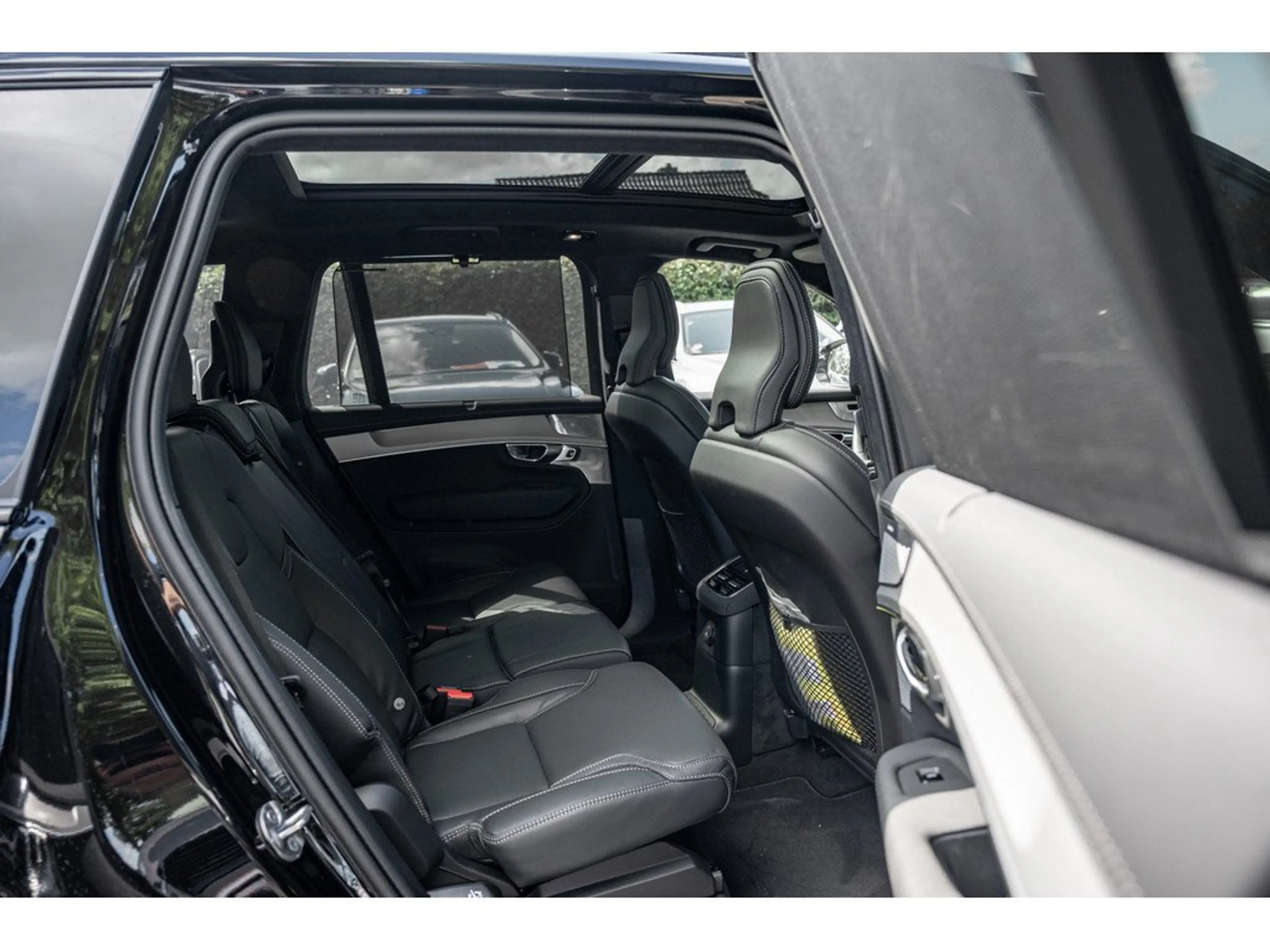 Volvo XC90 T8 Ultra Black Edition Recharge AWD B&W AHK — photo 7