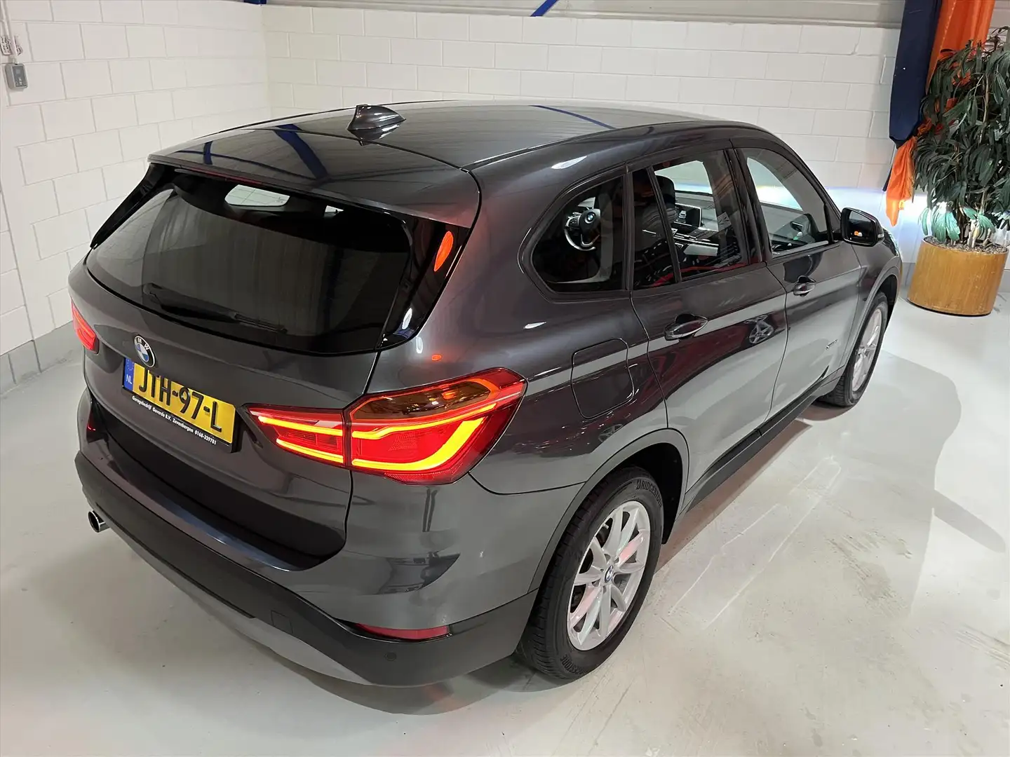 BMW X1 sDrive18i 136pk Centennial Executive, Led, TOP-sta Gris - 2
