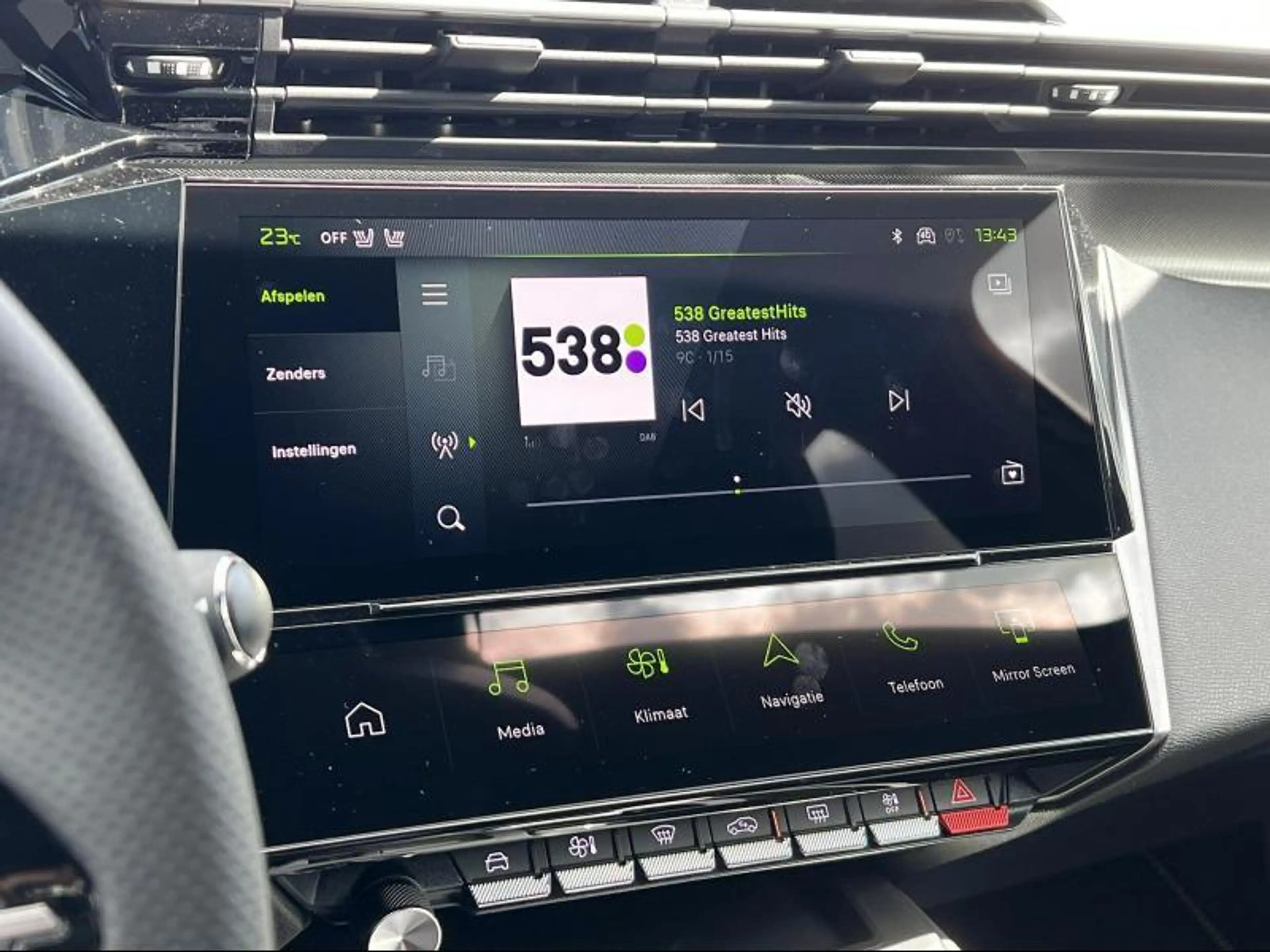 Peugeot 408 GT Hybrid 145 DCS6 — photo 13