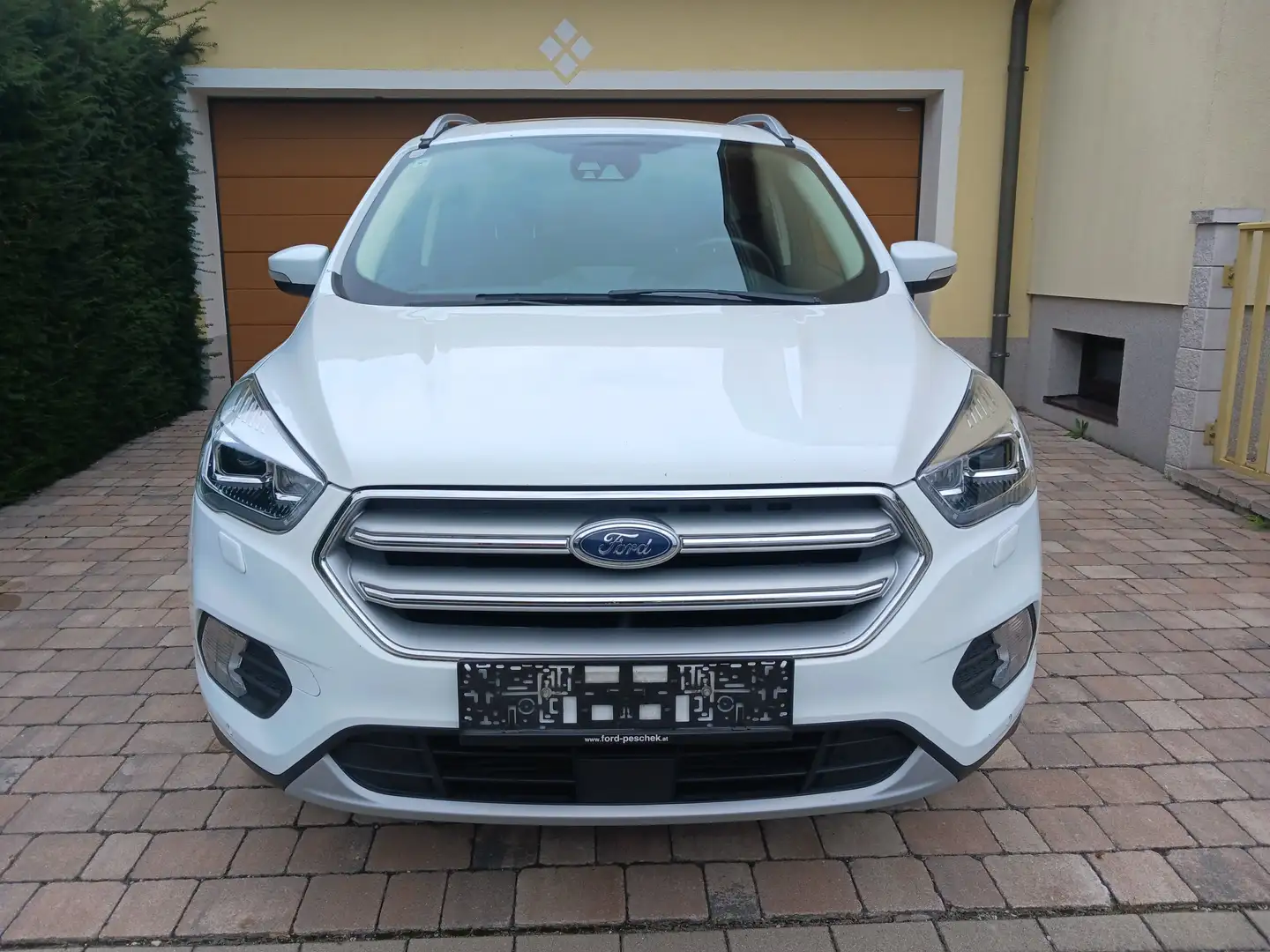 Ford Kuga Kuga 2,0 TDCi Titanium Weiß - 2