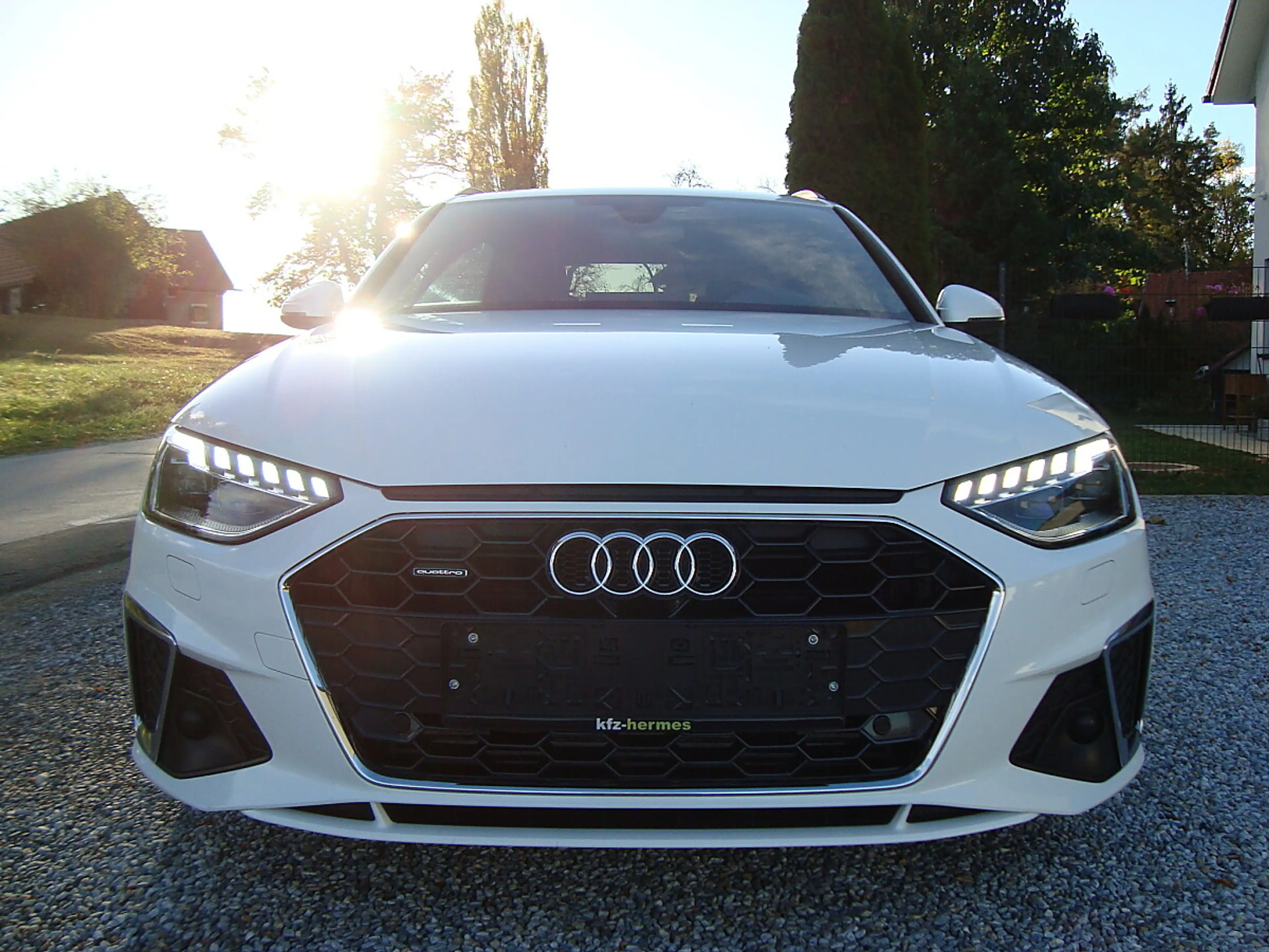 Audi A4 Avant 45 TDI quattro S-Line Richtig Voll 1-Hand... — photo 2