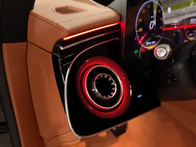 Mercedes-Benz Maybach view 23