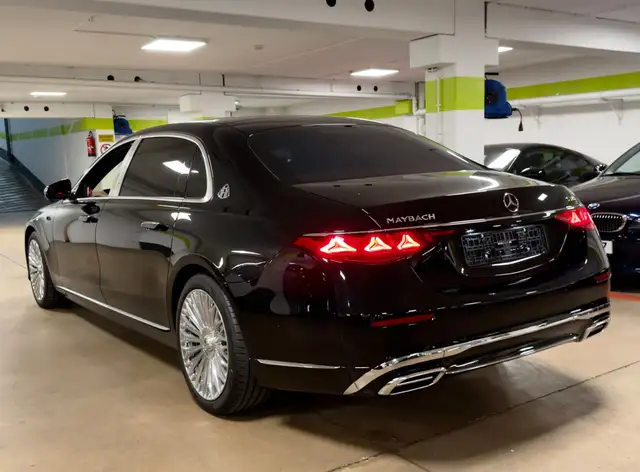 Mercedes-Benz Maybach view 5